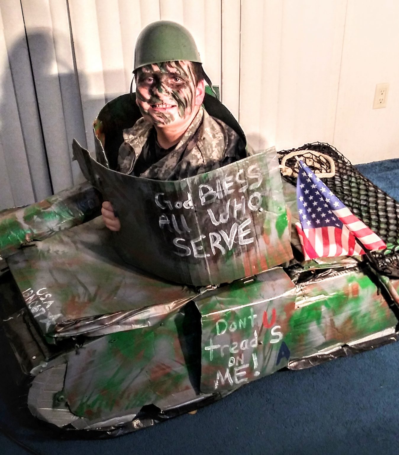 ⁂ How to make an army tank halloween costume