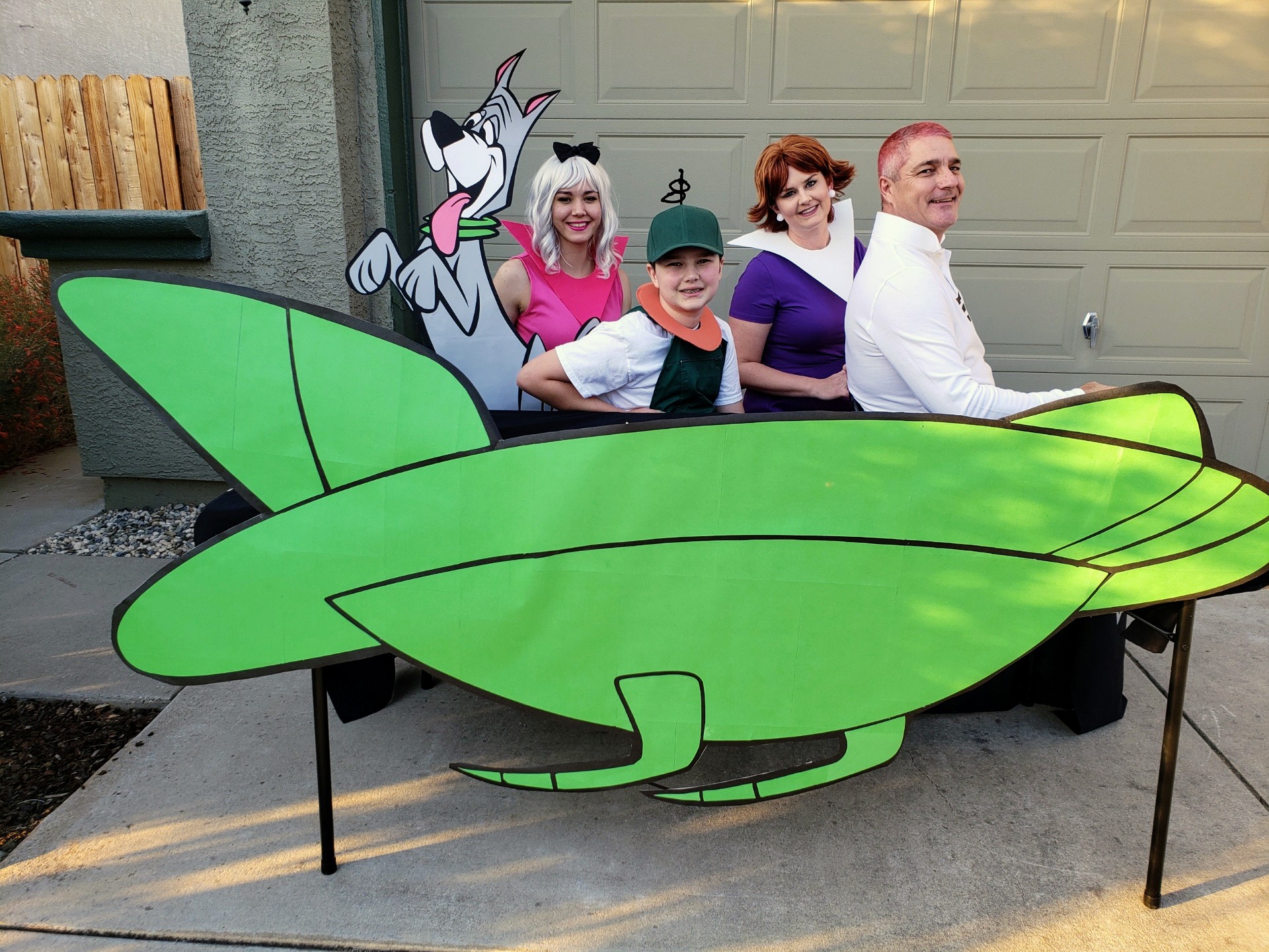 Out-of-this-World Jetson's Family Costume!