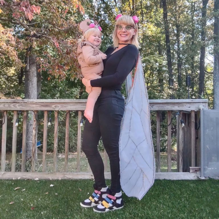 Coolest DIY Mother-Daughter Costume - Cicada and Nymph