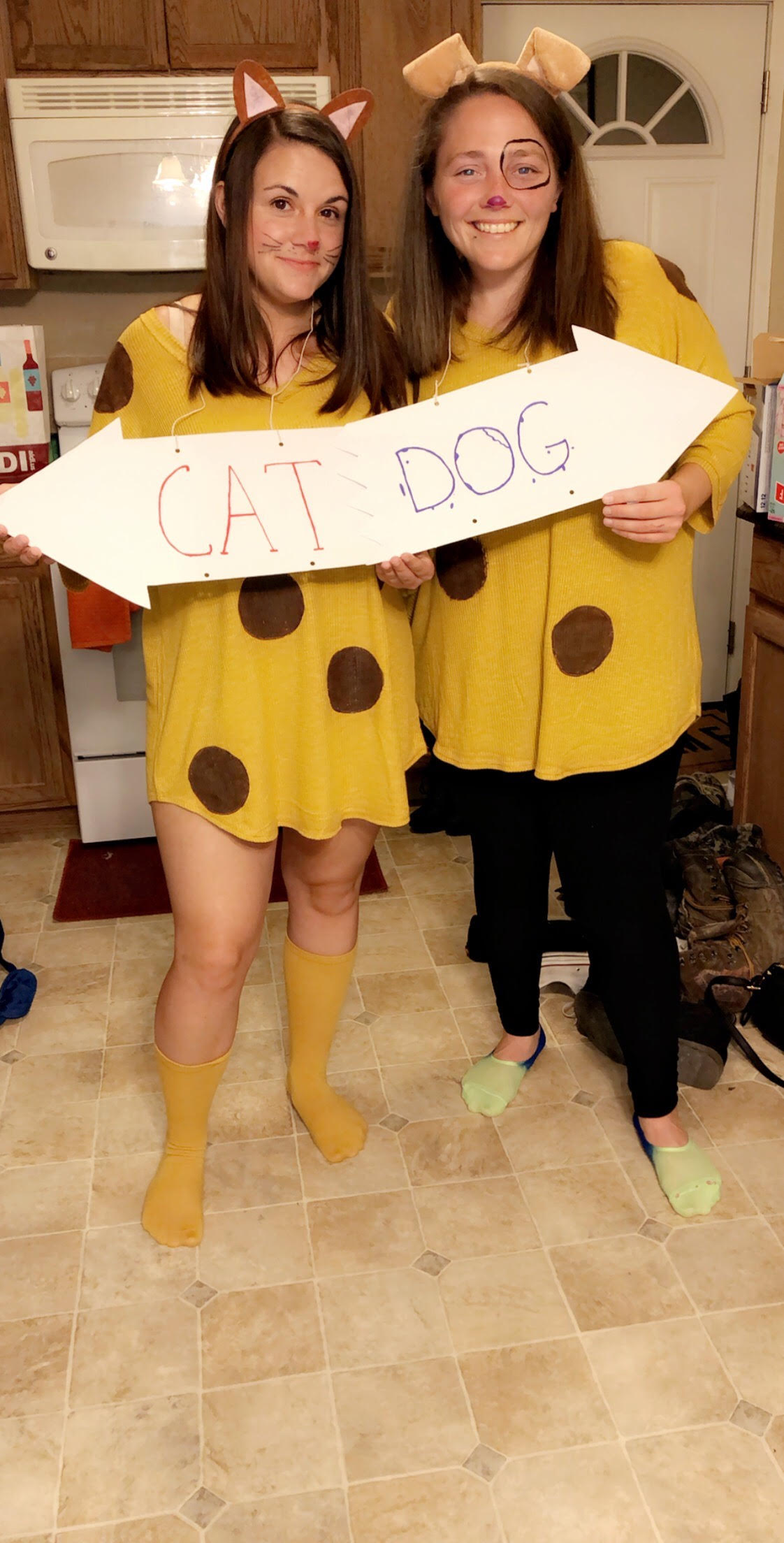 Cat Diggity Dog Couple Costumes
