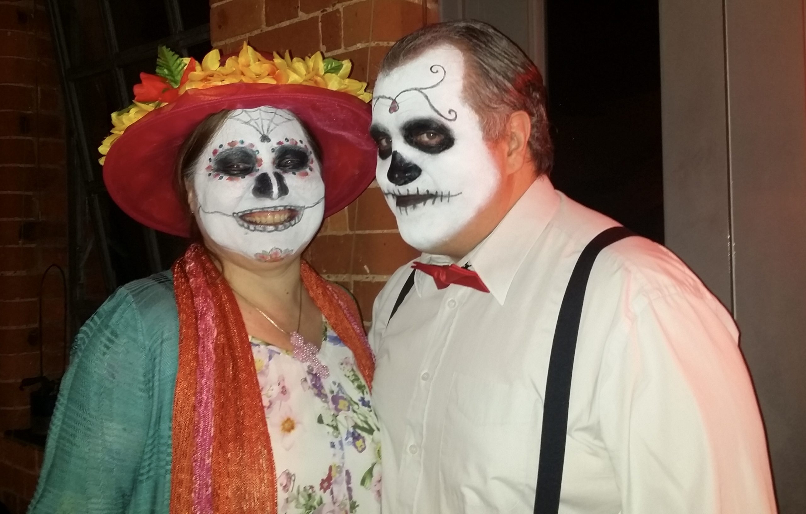 Colourful “Day of the Dead” inspired couples Halloween costumes