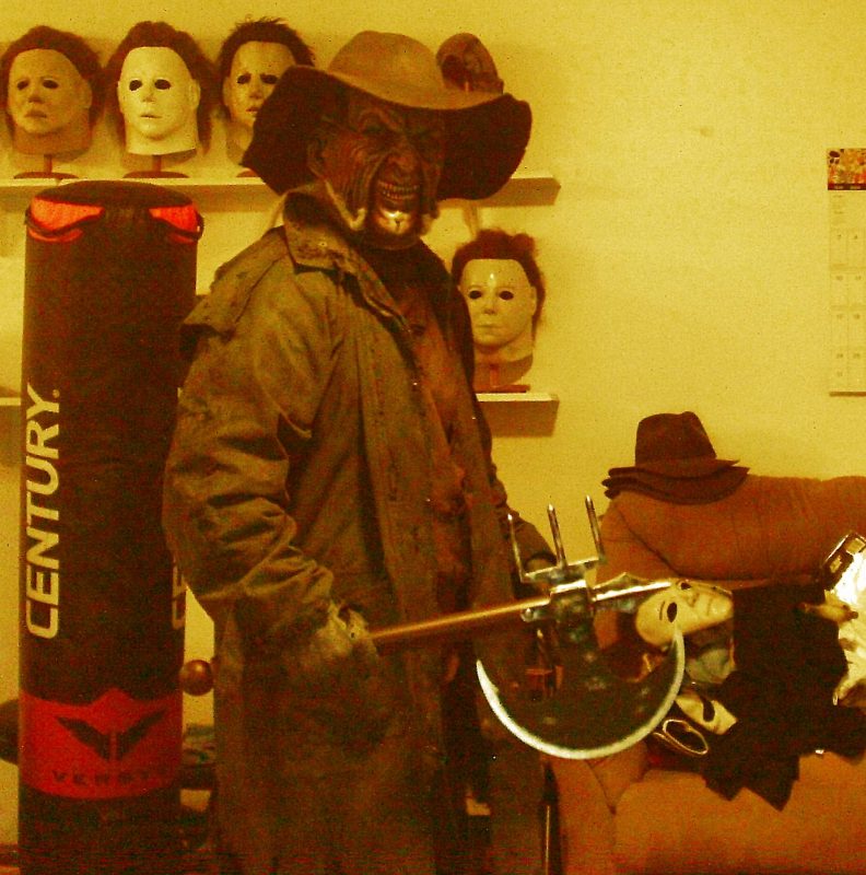 Life-Sized Homemade Jeepers Creepers Costume  (TheCreeper)