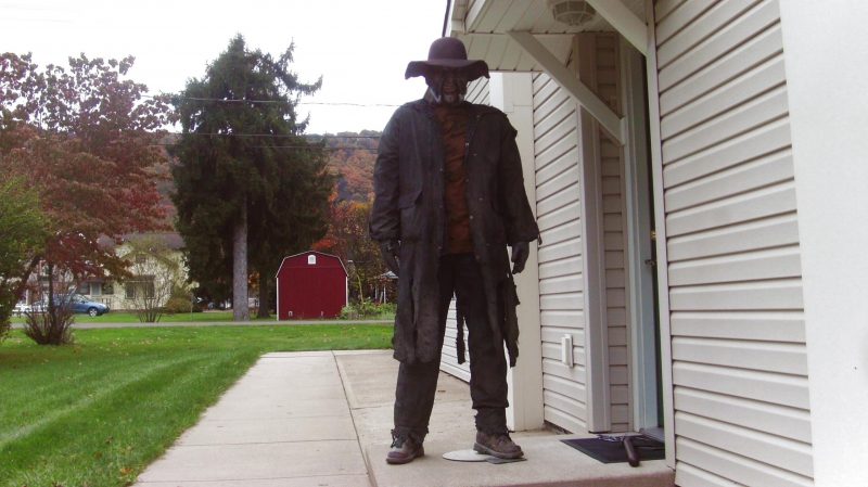 Life-Sized Homemade Jeepers Creepers Costume  (TheCreeper)