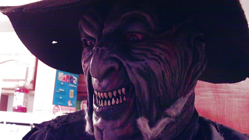 Life-Sized Homemade Jeepers Creepers Costume  (TheCreeper)