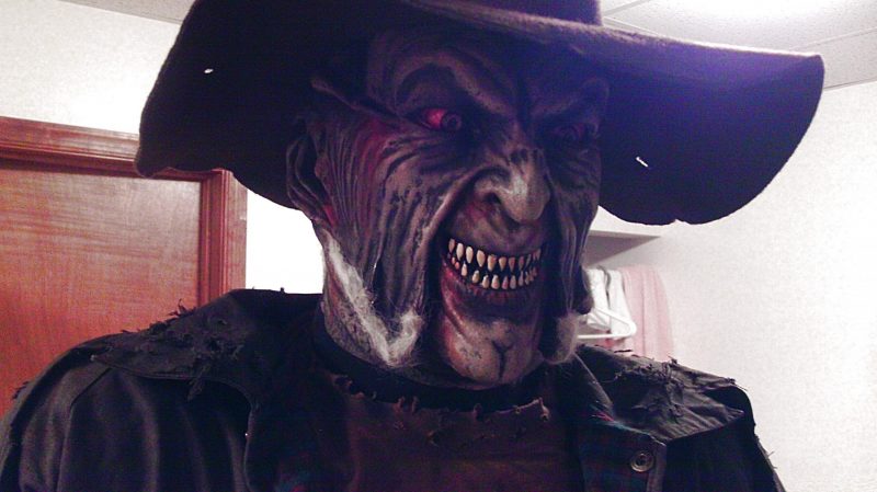 Life-Sized Homemade Jeepers Creepers Costume  (TheCreeper)