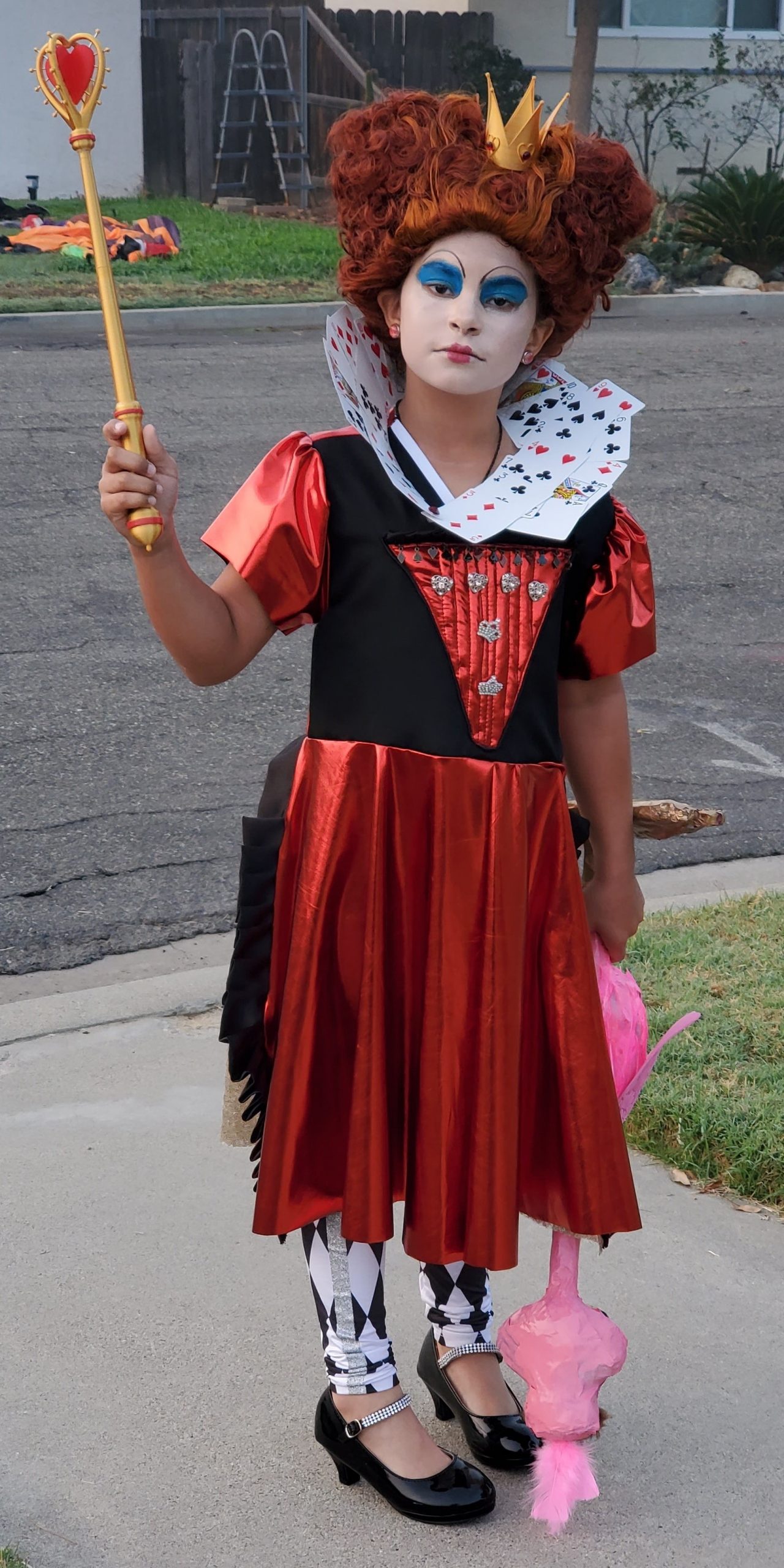 Coolest DIY Queen of Hearts Costume for a Girl