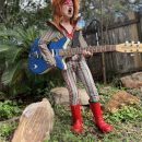 Cool DIY David Bowie Costume: Ziggy Stardust and the Candy from Mars!